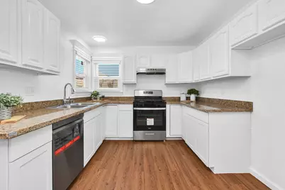 425 W 8th St, Pittsburg, CA 94565 - Photo 9