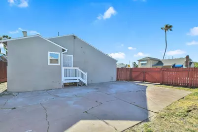 425 W 8th St, Pittsburg, CA 94565 - Photo 23
