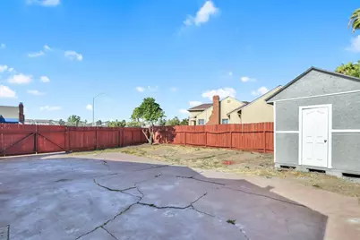 425 W 8th St, Pittsburg, CA 94565 - Photo 21