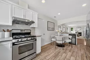 2433 Homewood Dr, San Jose, CA 95128 - Photo 11