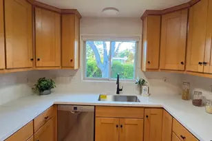 994 Colonial Ln, Palo Alto, CA 94303 - Photo 3