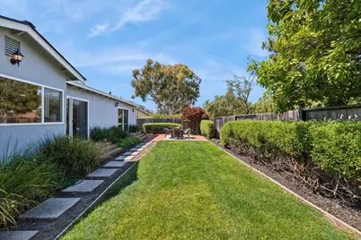 451 Neptune Dr, Redwood City, CA 94065 - Photo 37