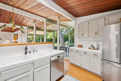 938 Van Auken Cir, Palo Alto, CA 94303 - Photo 13