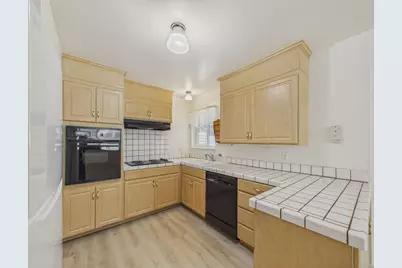 5771 W Walbrook Dr, San Jose, CA 95129 - Photo 17