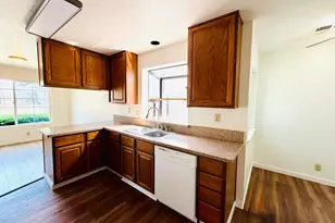 365 Bush St, Salinas, CA 93907 - Photo 9