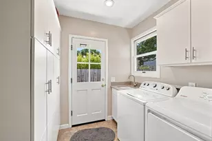 334 Oakview Dr, San Carlos, CA 94070 - Photo 29