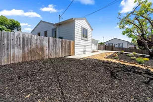 2271 Hemlock Ave, Concord, CA 94520 - Photo 35