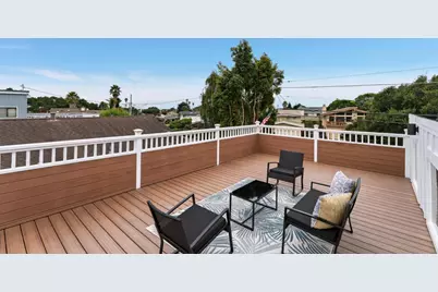 131 Seacliff Dr, Aptos, CA 95003 - Photo 3