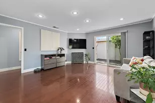 1 Comstock Queen Ct, Mountain View, CA 94043 - Photo 3