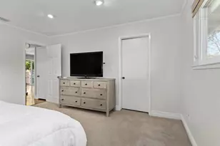 1 Comstock Queen Ct, Mountain View, CA 94043 - Photo 9