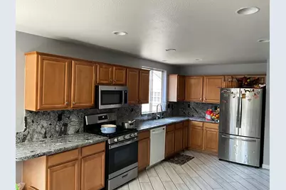 2560 Glenview Dr, Hollister, CA 95023 - Photo 5