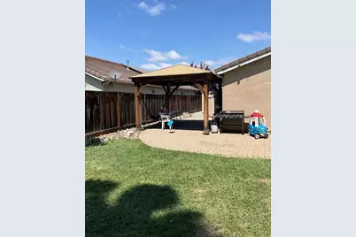 2560 Glenview Dr, Hollister, CA 95023 - Photo 9
