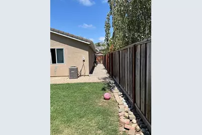 2560 Glenview Dr, Hollister, CA 95023 - Photo 23