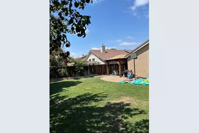2560 Glenview Dr, Hollister, CA 95023 - Photo 17