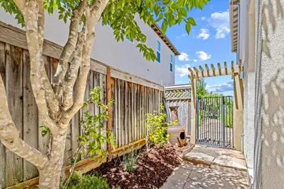 2520 Club Dr, Gilroy, CA 95020 - Photo 9