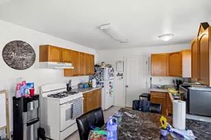 323 Addington Ln, Salinas, CA 93907 - Photo 5