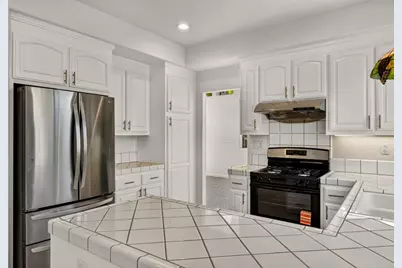 19243 Dovewood Ct, Salinas, CA 93908 - Photo 11