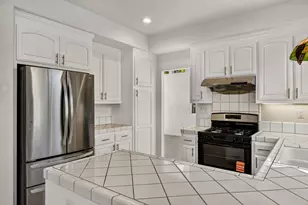 19243 Dovewood Ct, Salinas, CA 93908 - Photo 11
