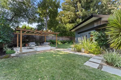 705 Evergreen St, Menlo Park, CA 94025 - Photo 41