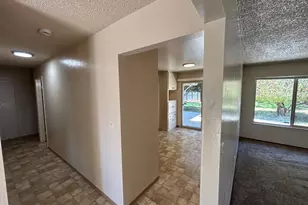 633 St George Dr, Salinas, CA 93905 - Photo 7