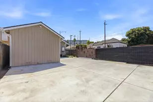 945 Cinnabar St, San Jose, CA 95126 - Photo 33