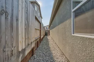 1307 Sunridge Dr, Hollister, CA 95023 - Photo 37