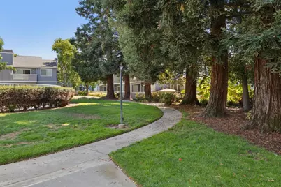 1575 Four Oaks Cir, San Jose, CA 95131 - Photo 29