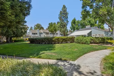 1575 Four Oaks Cir, San Jose, CA 95131 - Photo 23