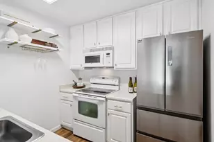 1575 Four Oaks Cir, San Jose, CA 95131 - Photo 15