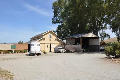 300 McMahon Rd, Hollister, CA 95023 - Photo 27