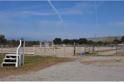 300 McMahon Rd, Hollister, CA 95023 - Photo 29