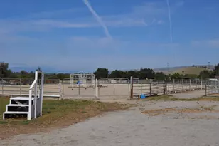 300 McMahon Rd, Hollister, CA 95023 - Photo 29