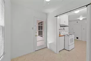 933 Larkspur Dr, Burlingame, CA 94010 - Photo 17