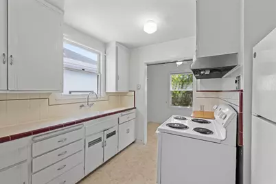 933 Larkspur Dr, Burlingame, CA 94010 - Photo 15