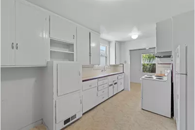 933 Larkspur Dr, Burlingame, CA 94010 - Photo 13