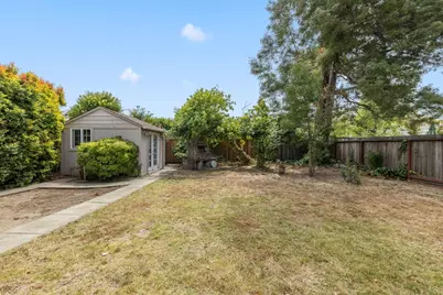 933 Larkspur Dr, Burlingame, CA 94010 - Photo 29