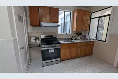 5465 Mission St, San Francisco, CA 94112 - Photo 11