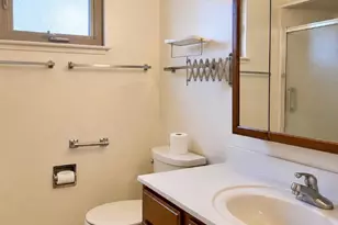 631 W Alisal St, Salinas, CA 93901 - Photo 9