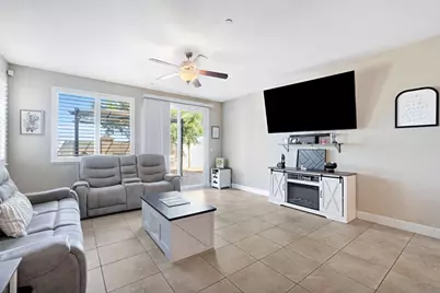 1596 Manzanita Way, Los Banos, CA 93635 - Photo 17