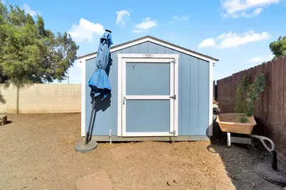 1596 Manzanita Way, Los Banos, CA 93635 - Photo 33