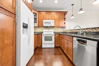 951 S 12th St 302, San Jose, CA 95112 - Photo 5