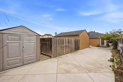 301 Lorimer St, Salinas, CA 93901 - Photo 19