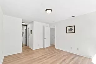 5699 Makati Cir B, San Jose, CA 95123 - Photo 13