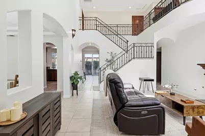 18120 Jaguar Ct, Tarzana, CA 91335 - Photo 11