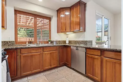 18120 Jaguar Ct, Tarzana, CA 91335 - Photo 17