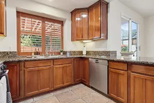 18120 Jaguar Ct, Tarzana, CA 91335 - Photo 17
