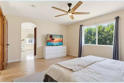 18120 Jaguar Ct, Tarzana, CA 91335 - Photo 27