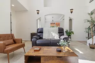 18120 Jaguar Ct, Tarzana, CA 91335 - Photo 13