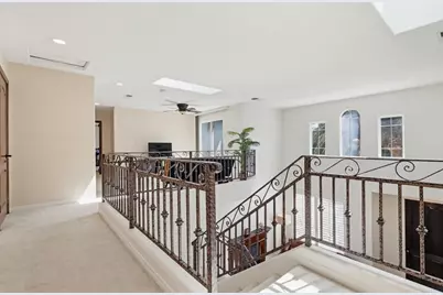 18120 Jaguar Ct, Tarzana, CA 91335 - Photo 23