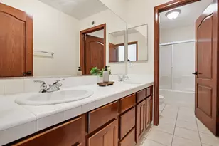 18120 Jaguar Ct, Tarzana, CA 91335 - Photo 33